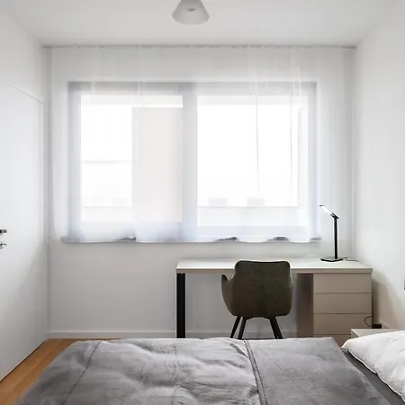 Apartment Brand New Modern - Workspace Balcony & Parking Bratislava