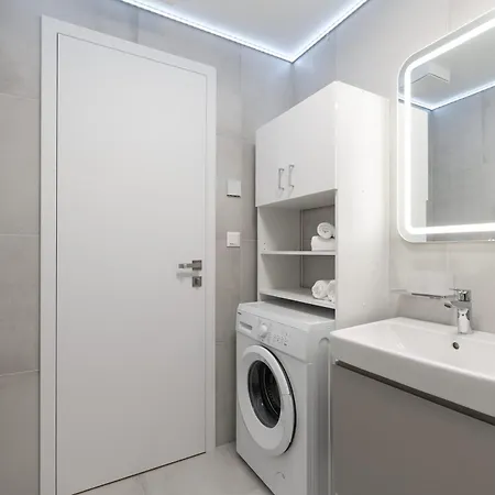 Apartment Brand New Modern - Workspace Balcony & Parking Bratislava