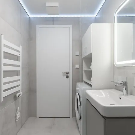 Brand New Modern - Workspace Balcony & Parking Apartmán