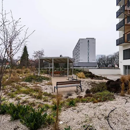 Brand New Modern - Workspace Balcony & Parking Братислава