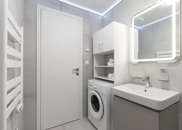 Apartment Brand New Modern - Workspace Balcony & Parking Pressburg