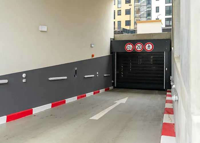 Brand New Modern - Workspace Balcony & Parking アパート