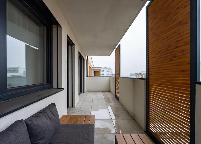 Brand New Modern - Workspace Balcony & Parking Apartment Pressburg