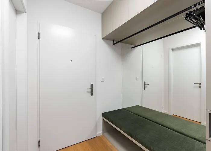 Brand New Modern - Workspace Balcony & Parking Apartament *